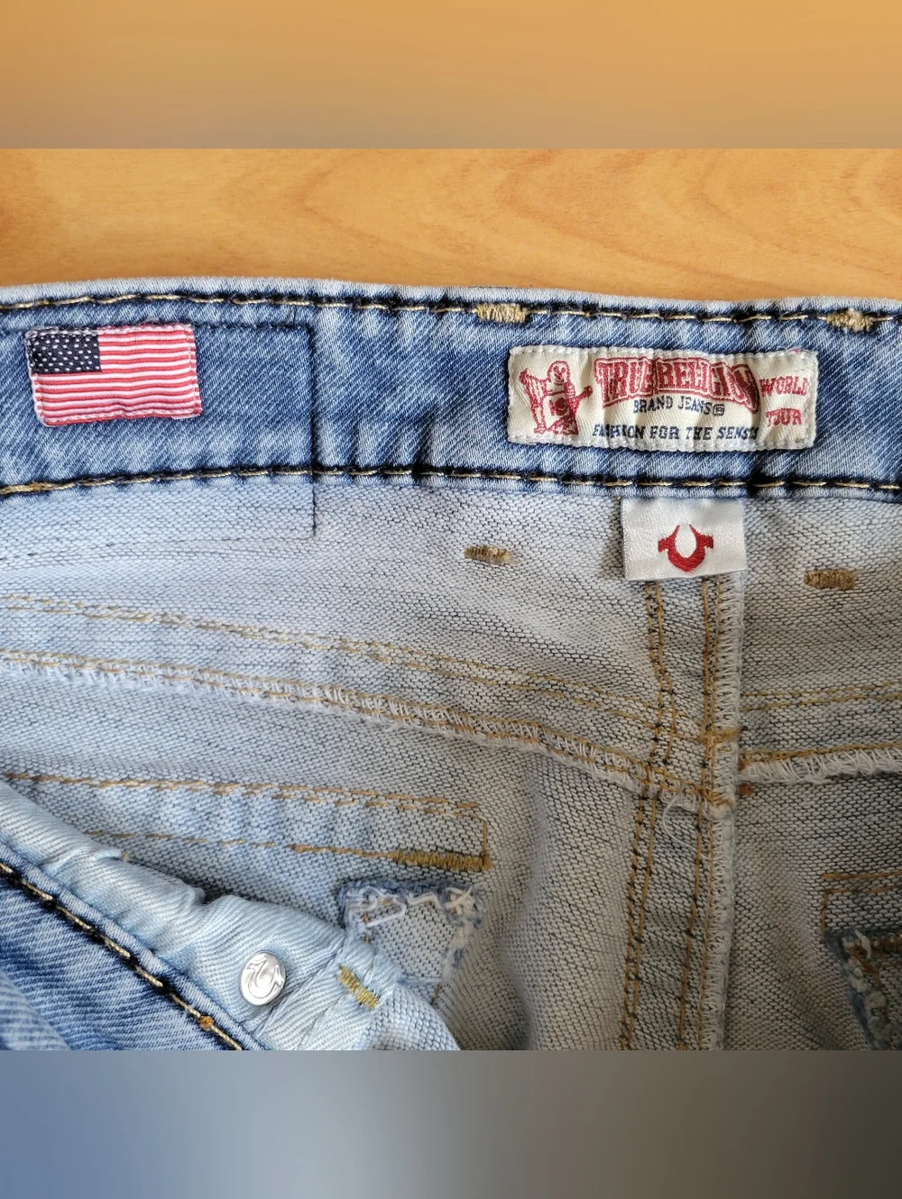 True Religion Straight Leg Jeans, Light Blue Wash, Made in USA, Women's Size 32 - Picture 2 of 9